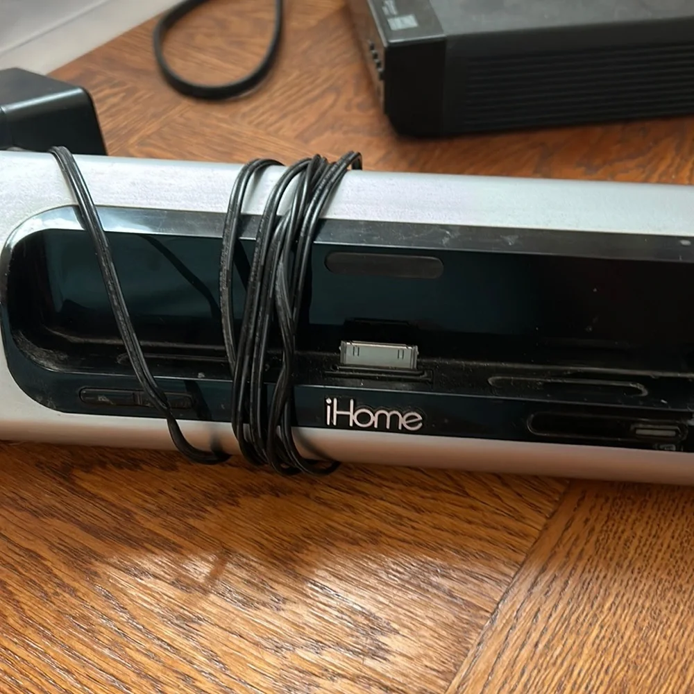 iHome tablet charger